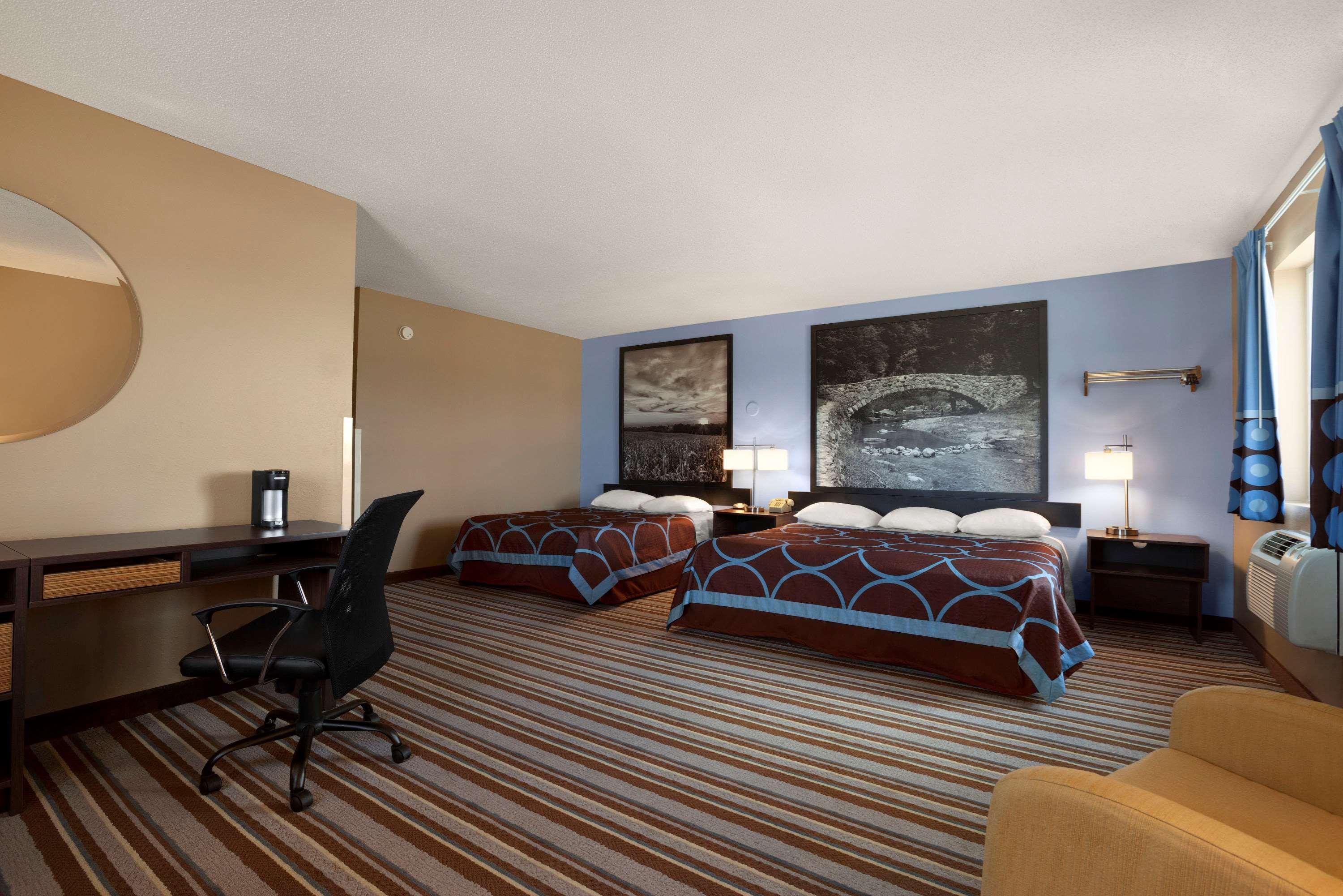 Super 8 By Wyndham Council Bluffs Ia Omaha Ne Area Exterior foto