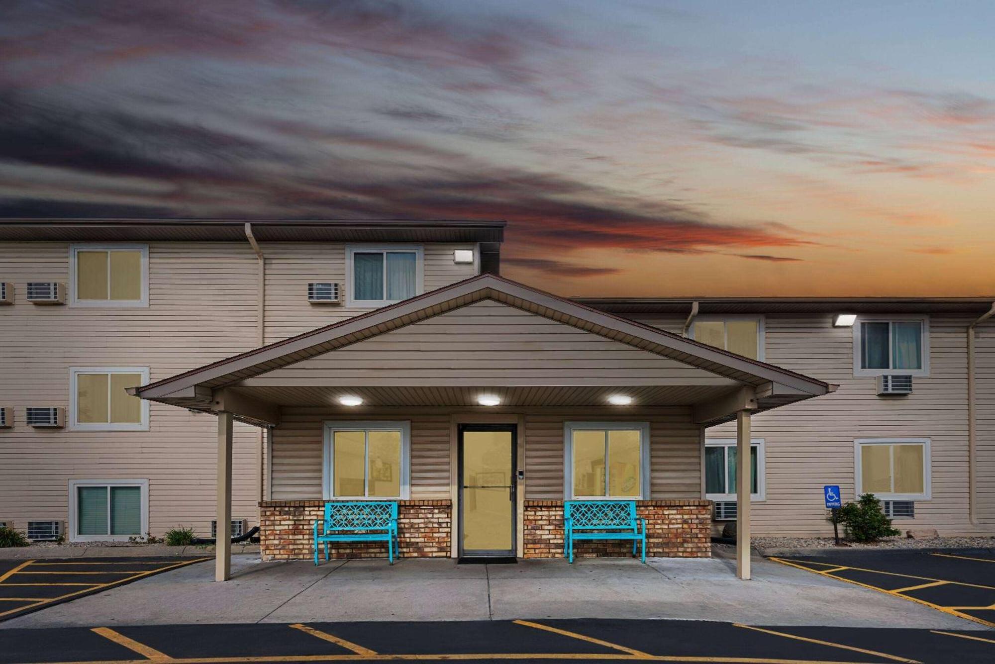Super 8 By Wyndham Council Bluffs Ia Omaha Ne Area Exterior foto