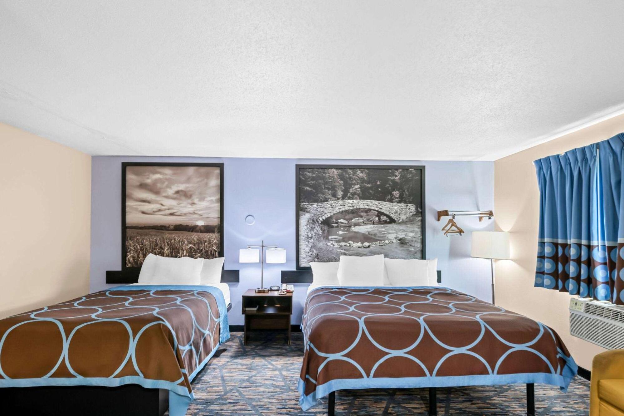 Super 8 By Wyndham Council Bluffs Ia Omaha Ne Area Exterior foto