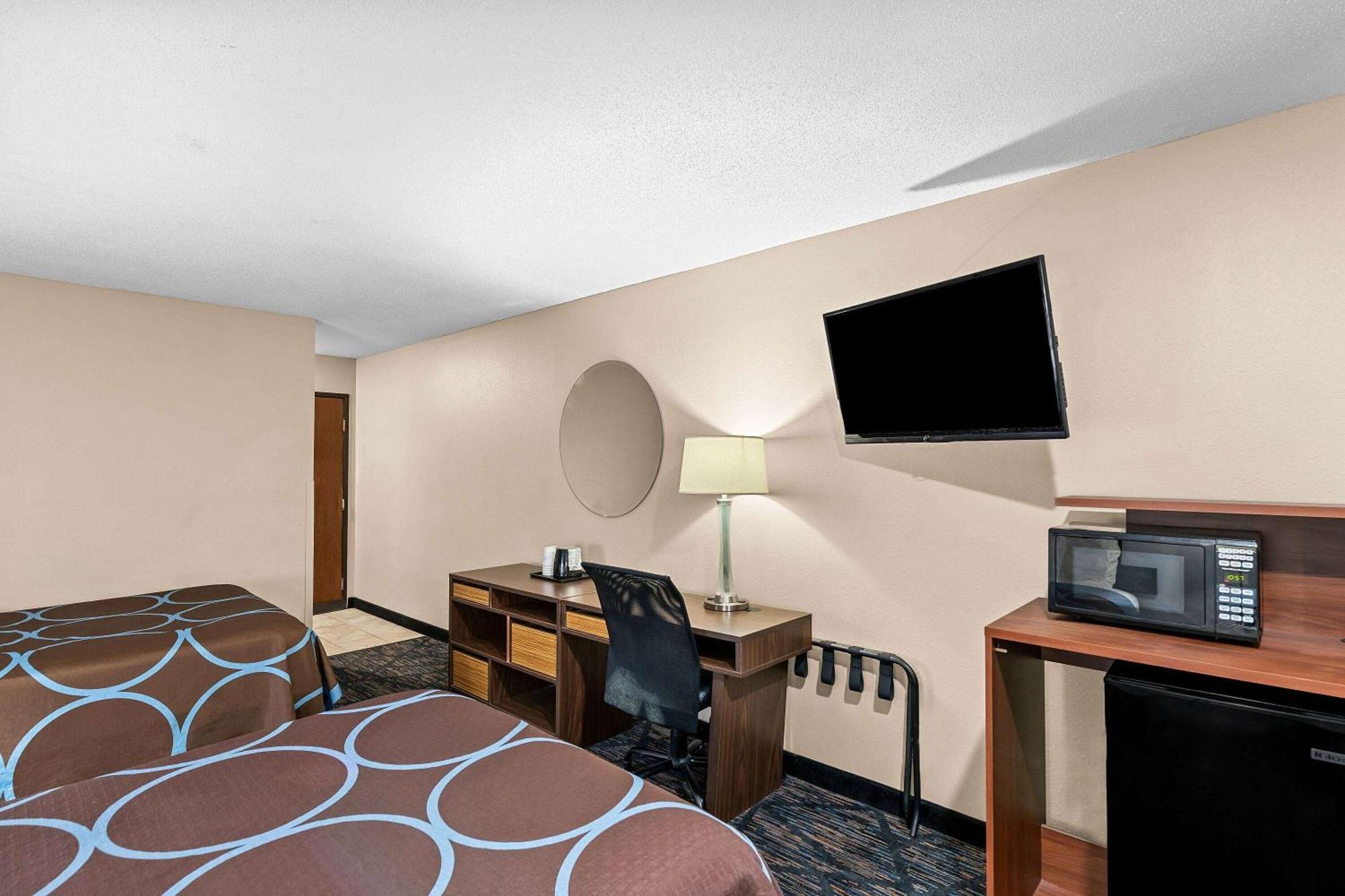 Super 8 By Wyndham Council Bluffs Ia Omaha Ne Area Exterior foto