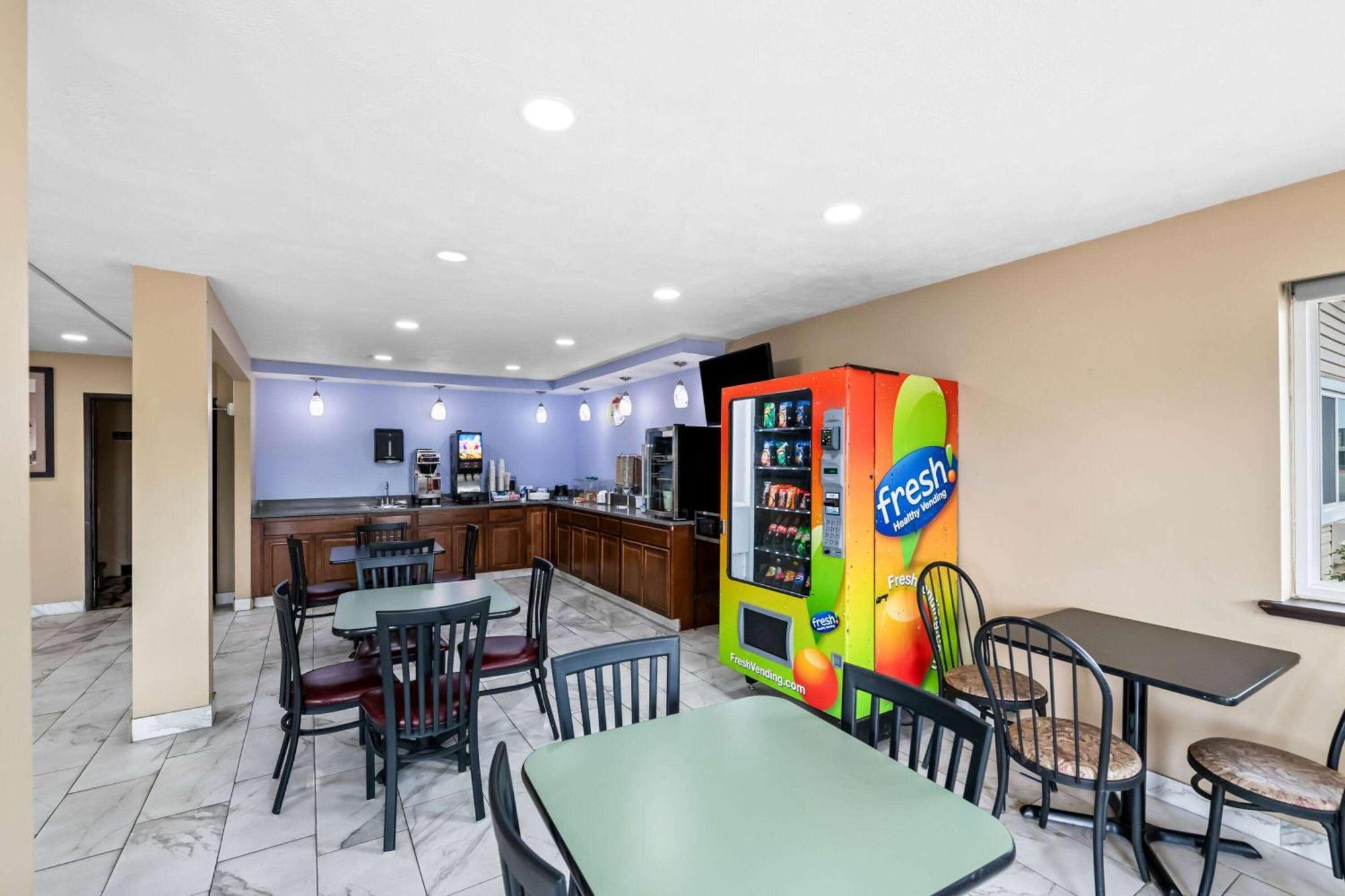 Super 8 By Wyndham Council Bluffs Ia Omaha Ne Area Exterior foto