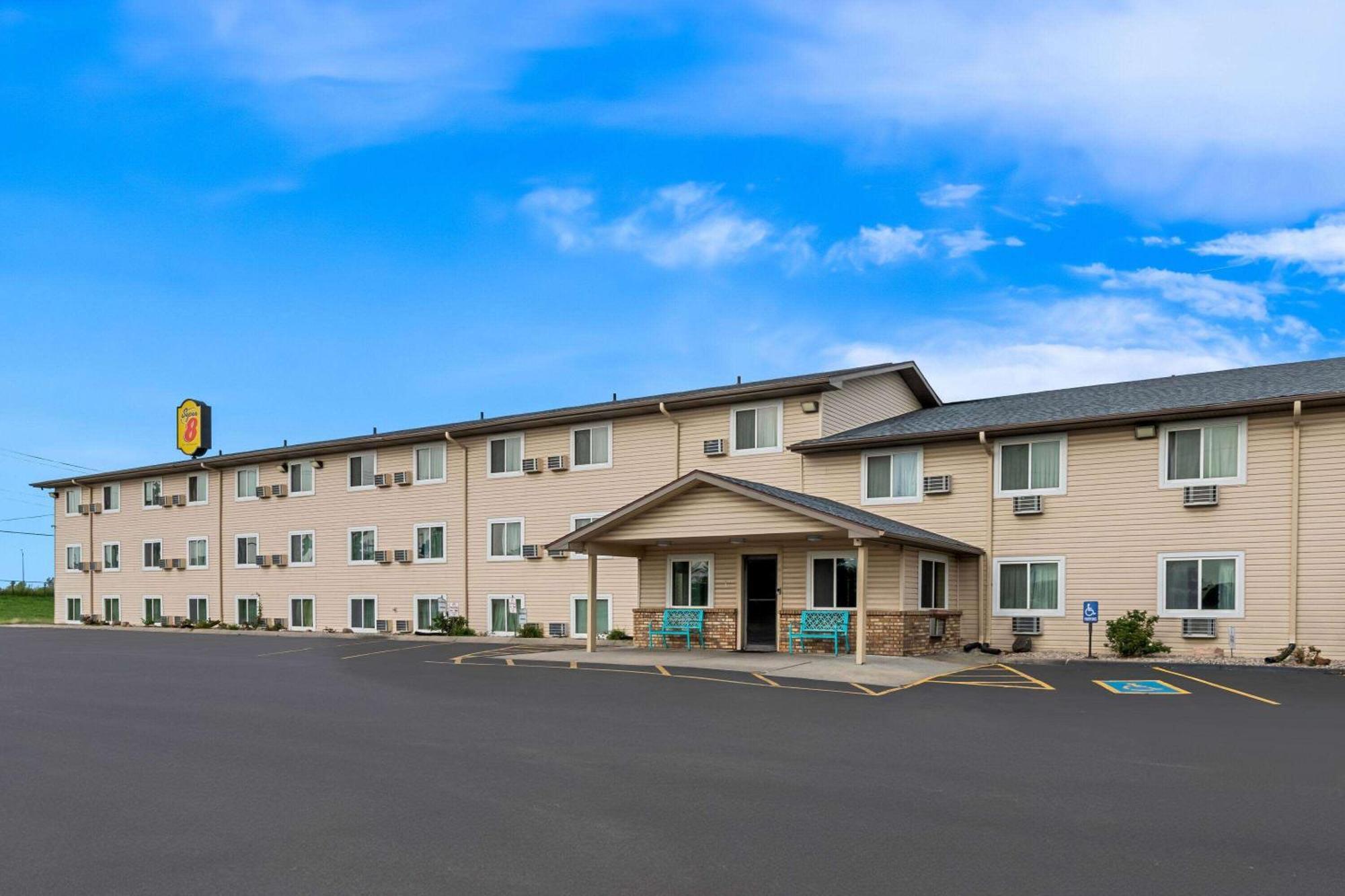 Super 8 By Wyndham Council Bluffs Ia Omaha Ne Area Exterior foto